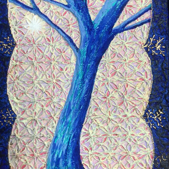 tableau bas-relief art contemporain de l'artiste peintre basque Tiphanie Canada arbre bleu motifs pattern rose et beige