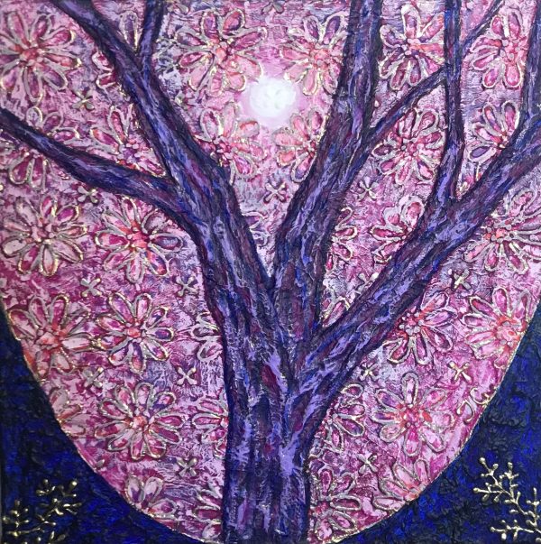 tableau bas-relief art contemporain de l'artiste peintre basque Tiphanie Canada arbre violet fond fleuri crépuscule